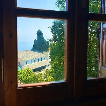 Villa Erato's Nest - *